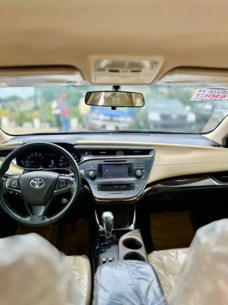 Toyota Avalon   - 2013