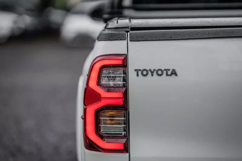TOYOTA Hilux - 2023