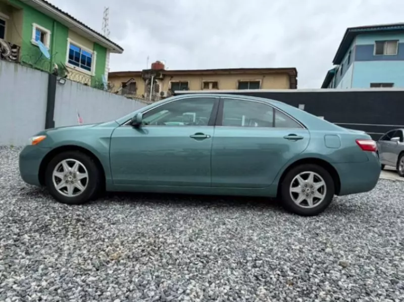 TOYOTA Camry   - 2009