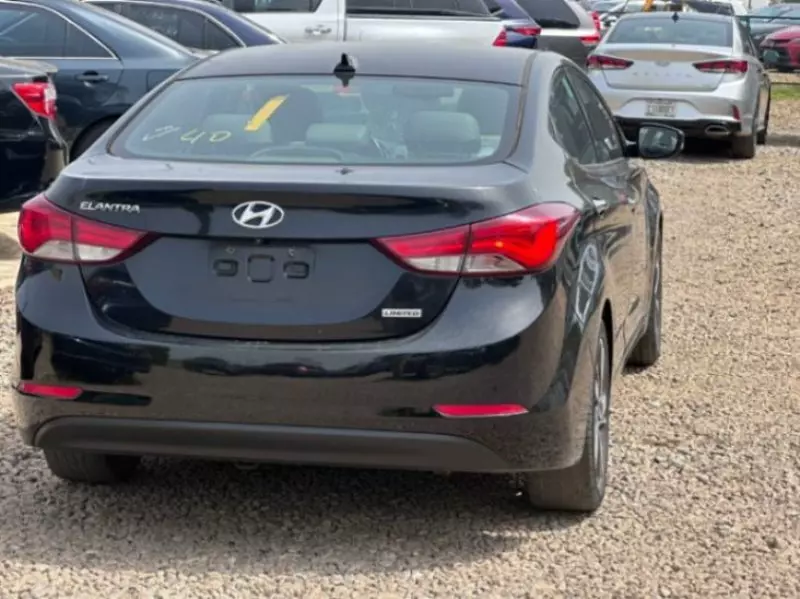 Hyundai Elantra   - 2014
