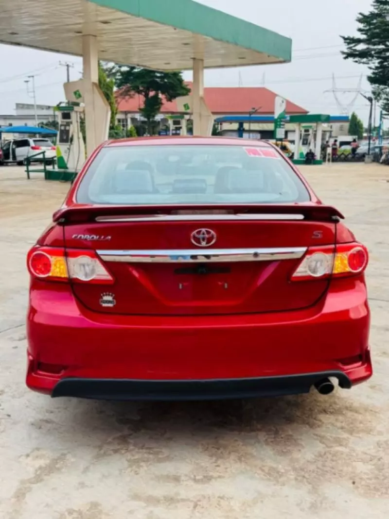 Toyota Corolla   - 2013