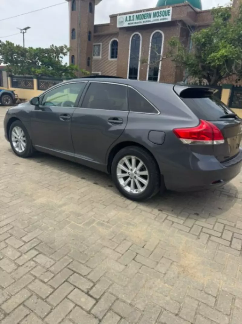 TOYOTA Venza - 2011