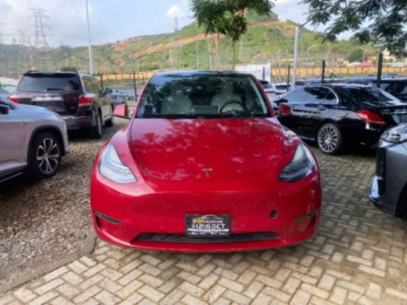 Tesla Model Y - 2021