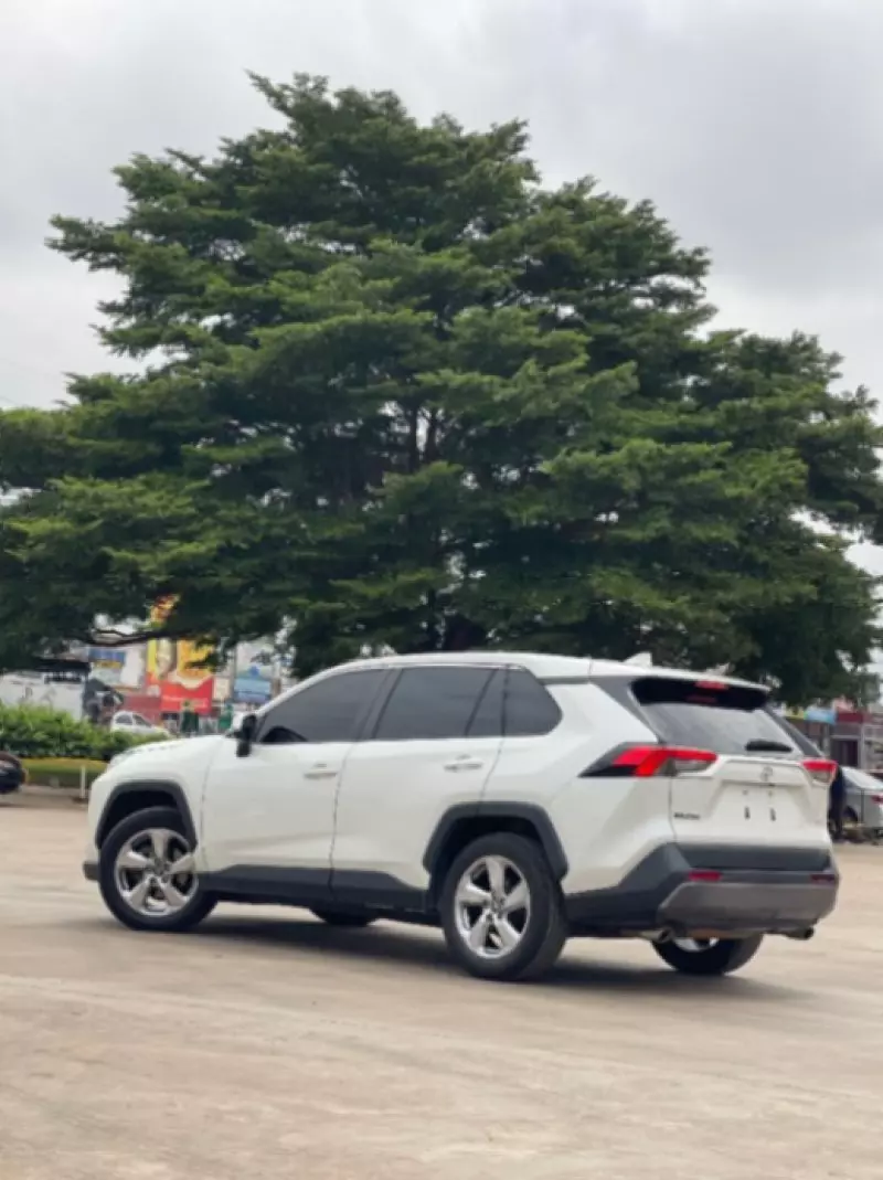 TOYOTA RAV 4   - 2021