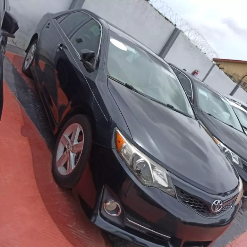 TOYOTA Camry   - 2012