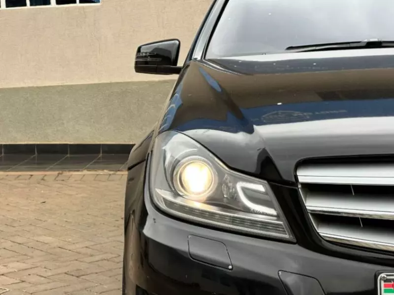 Mercedes-Benz C 200   - 2013