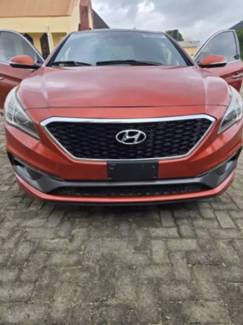 Hyundai Sonata   - 2015
