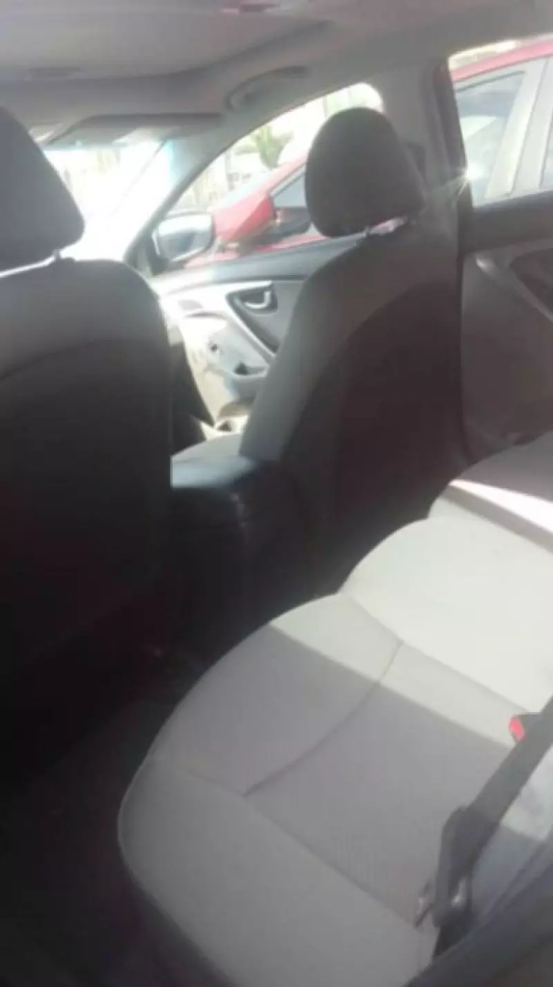 Hyundai Elantra   - 2013