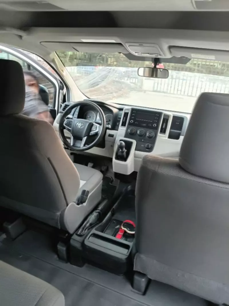 TOYOTA Hiace   - 2019