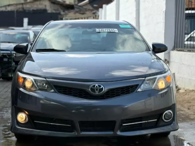 Toyota camry   - 2014