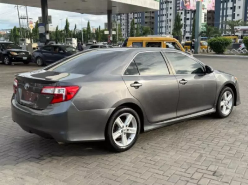 TOYOTA Camry   - 2014
