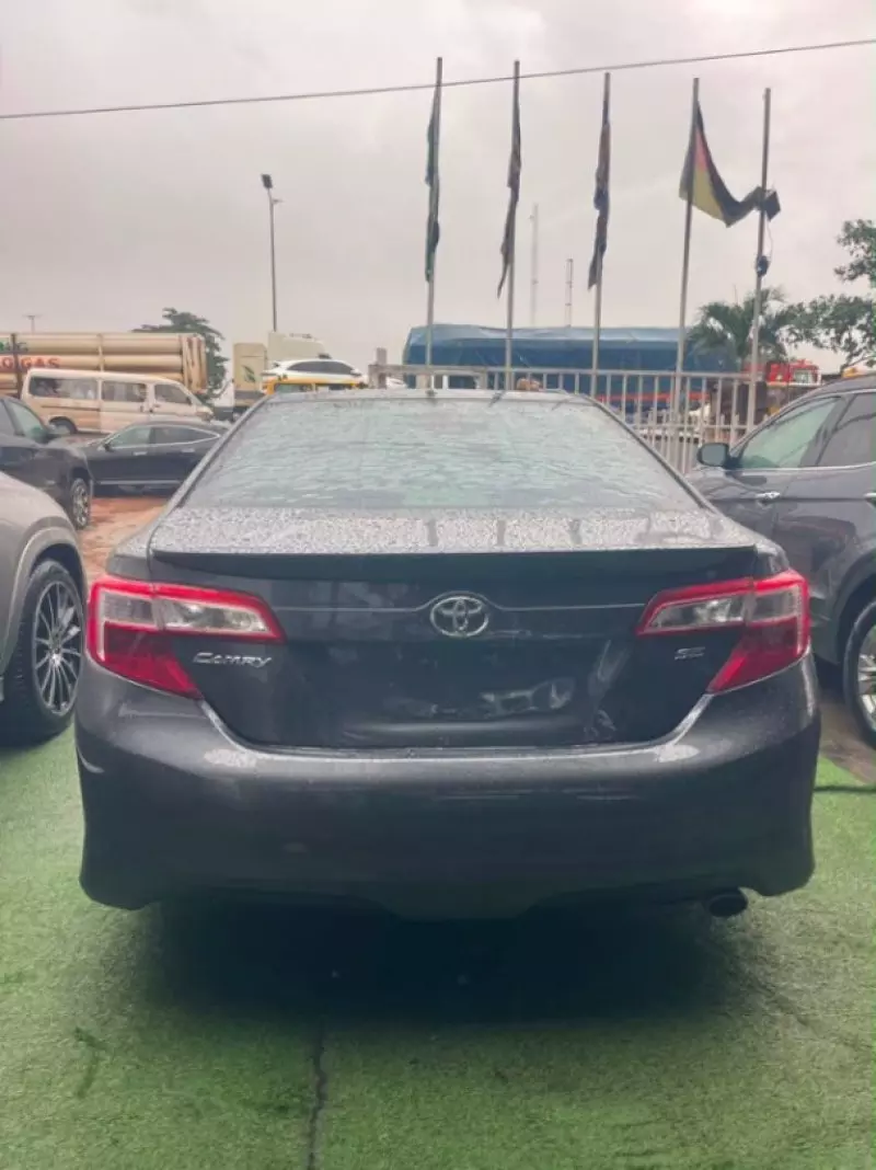 TOYOTA Camry - 2013