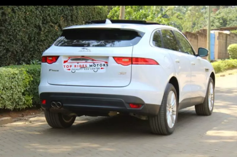 Jaguar F-Pace   - 2017