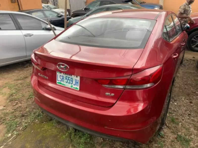 Hyundai ELANTRA 1,6L BVA GLS New   - 2017