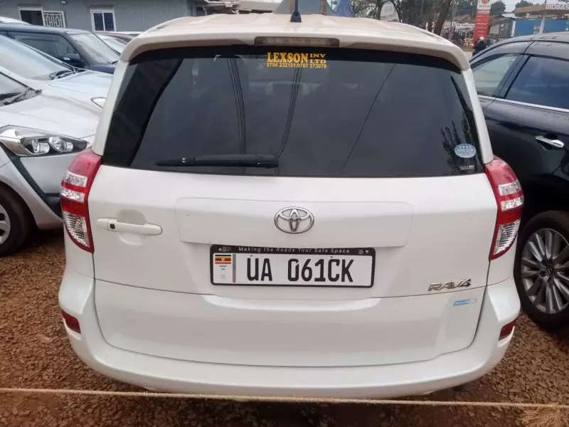 Toyota RAV 4   - 2010