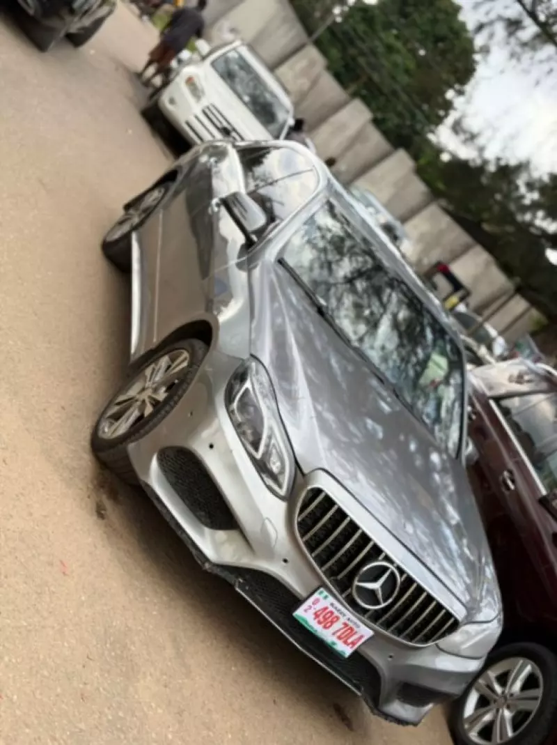 Mercedes-Benz E-Class - 2010