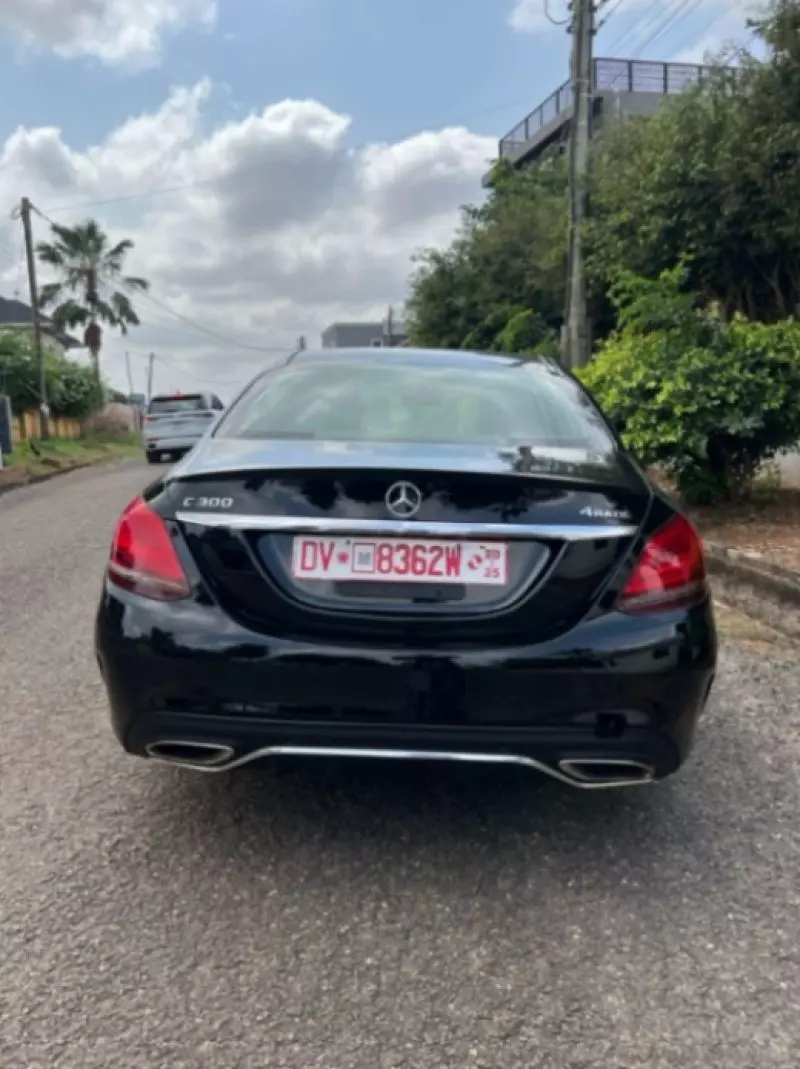 Mercedes-Benz 300   - 2019
