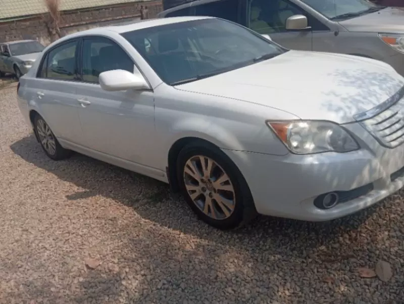 Toyota Avalon   - 2008
