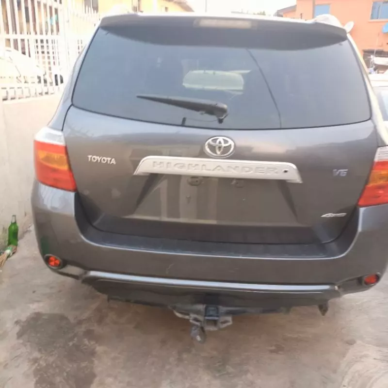 Toyota Highlander   - 2009