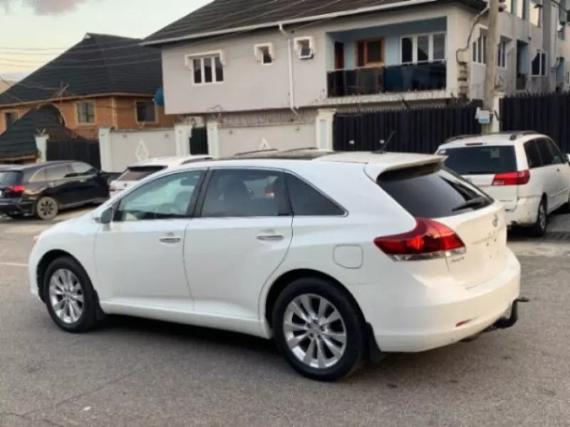 Toyota Venza   - 2013