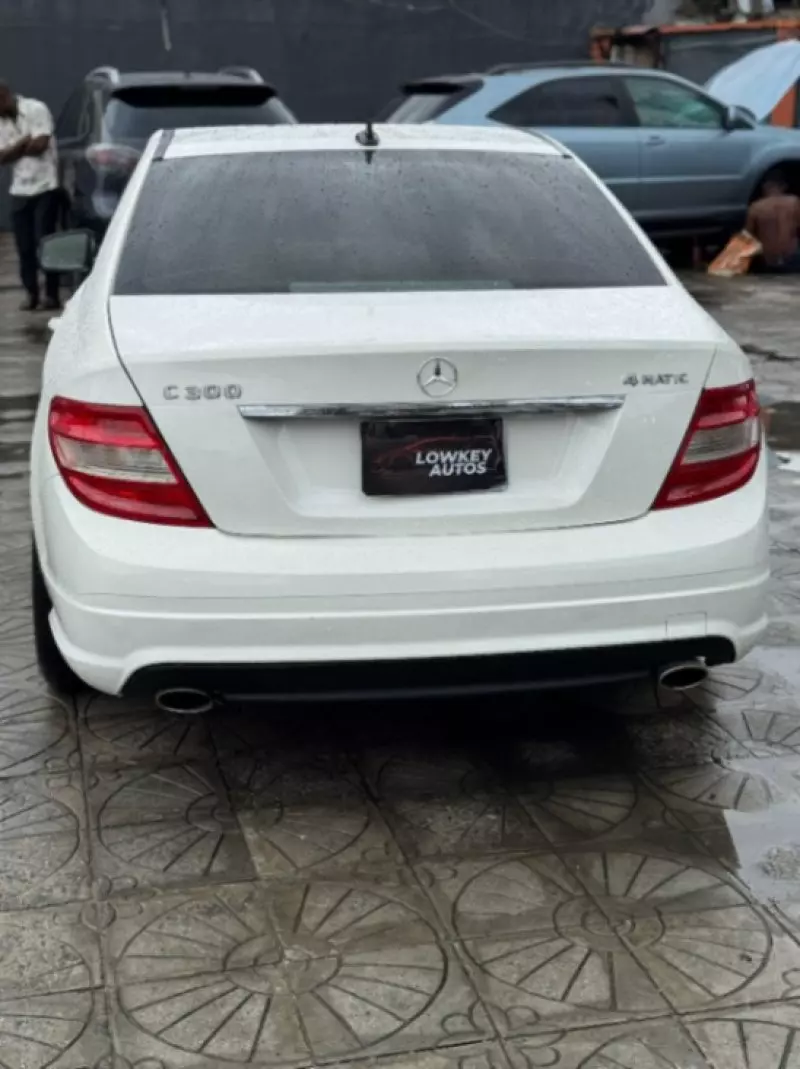 Mercedes-Benz C 300   - 2010