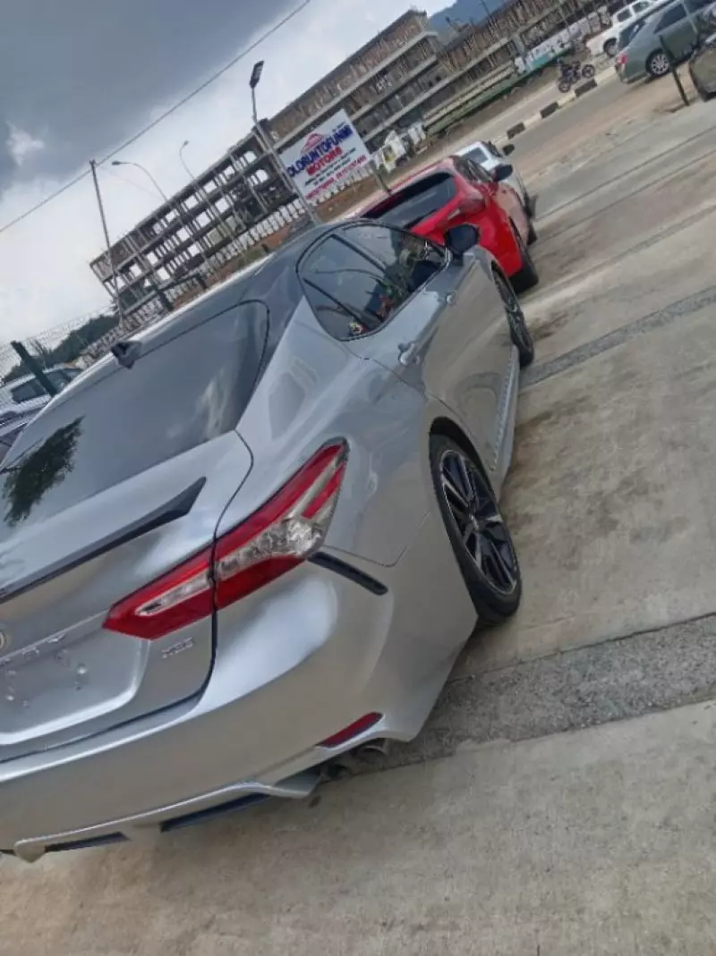 TOYOTA Camry - 2019