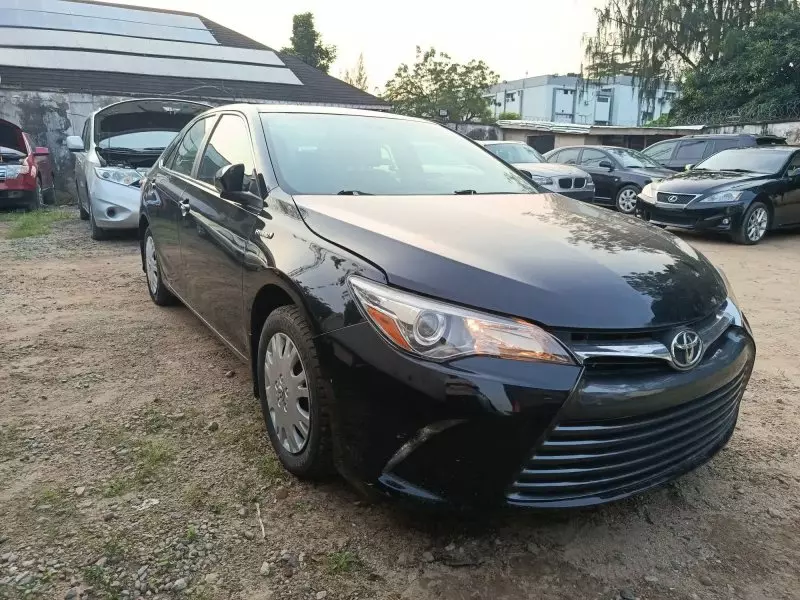 Toyota camry   - 2016