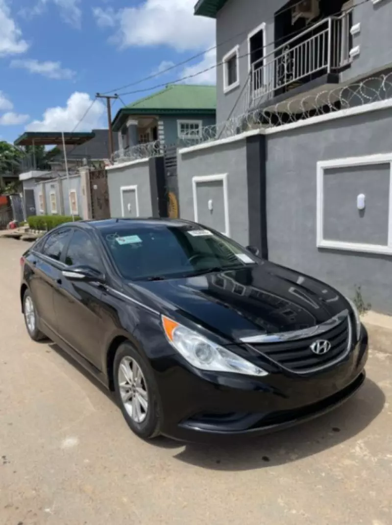 Hyundai Sonata   - 2014
