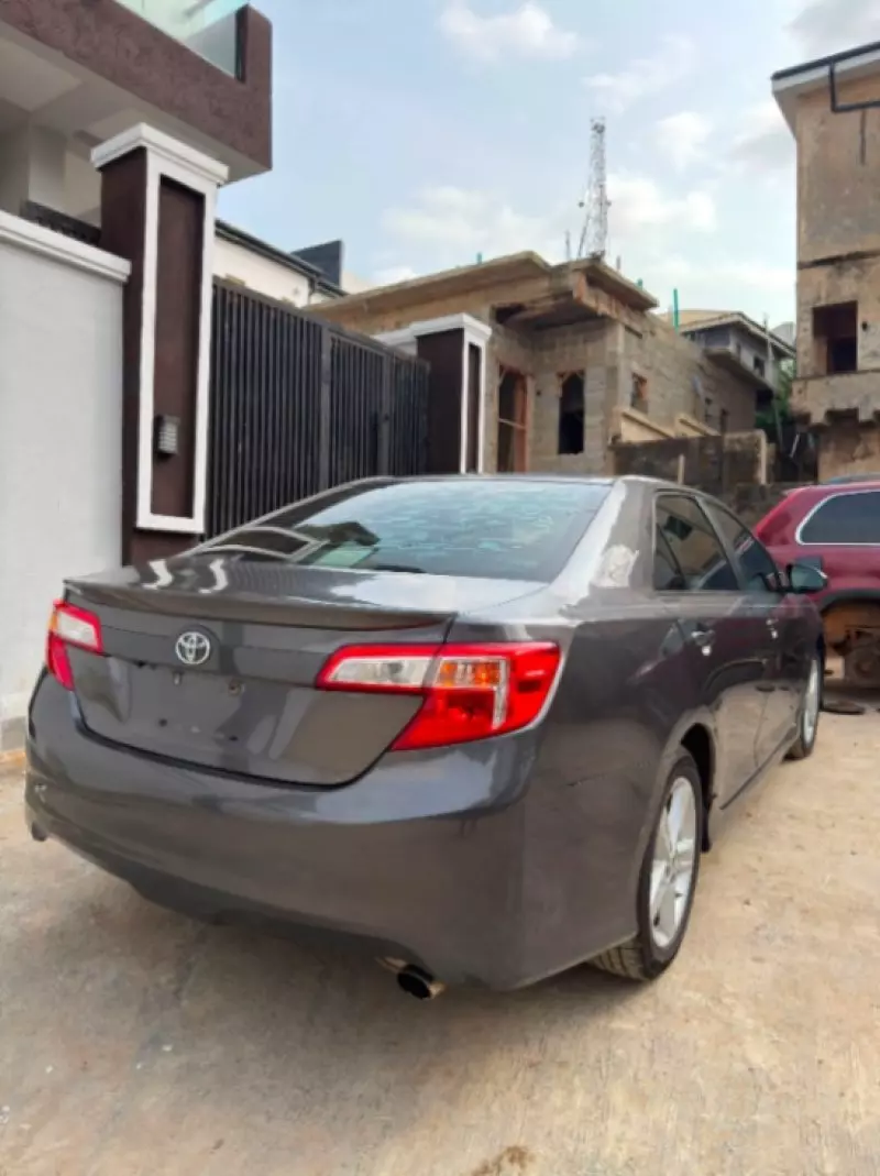 TOYOTA Camry - 2013