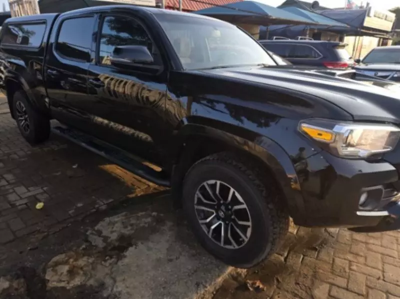 TOYOTA Tacoma   - 2016