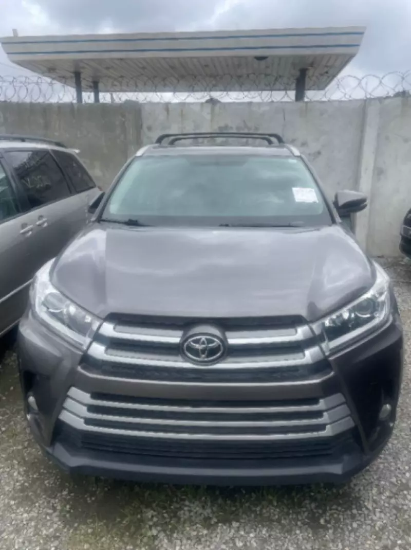 Toyota Highlander   - 2015