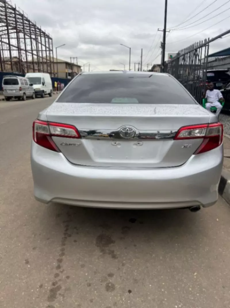 TOYOTA Camry - 2014