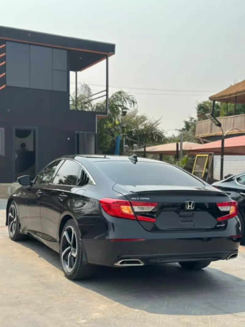 Honda Accord   - 2020