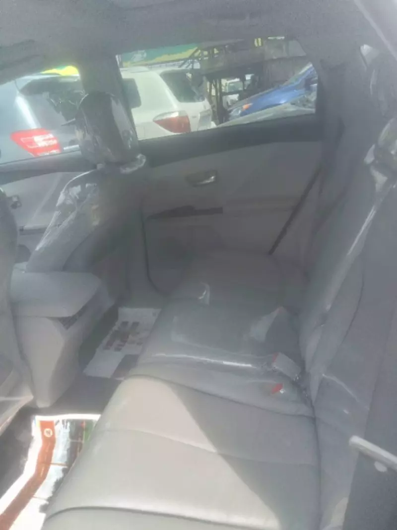 Toyota Venza   - 2011