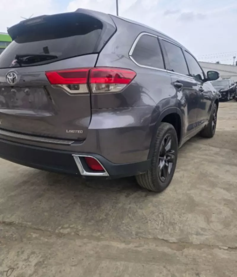 TOYOTA Highlander   - 2018