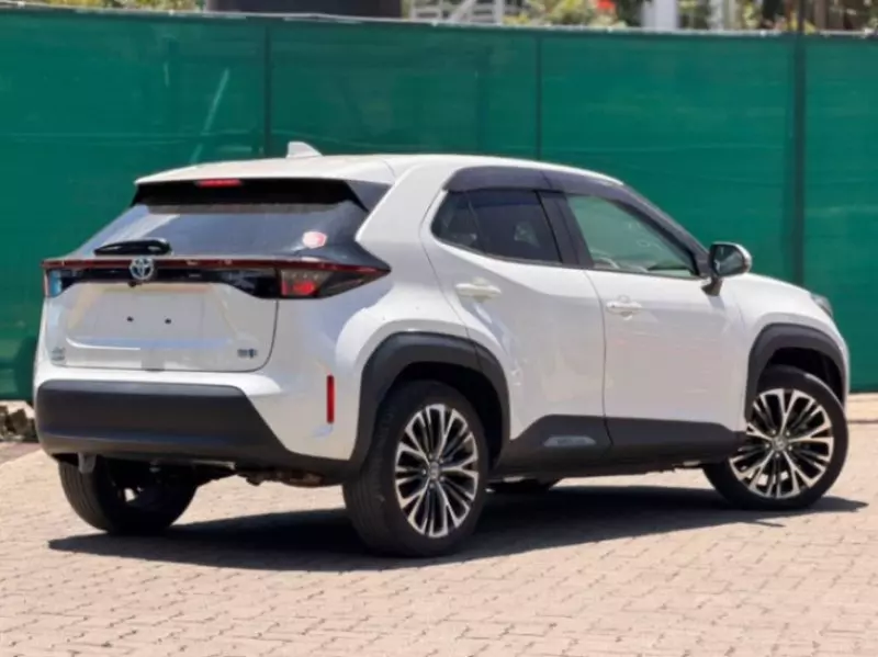 TOYOTA Yaris   - 2020