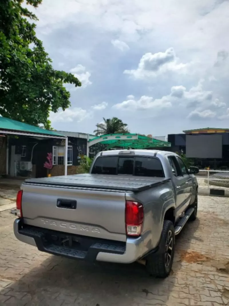 Toyota Tacoma   - 2018