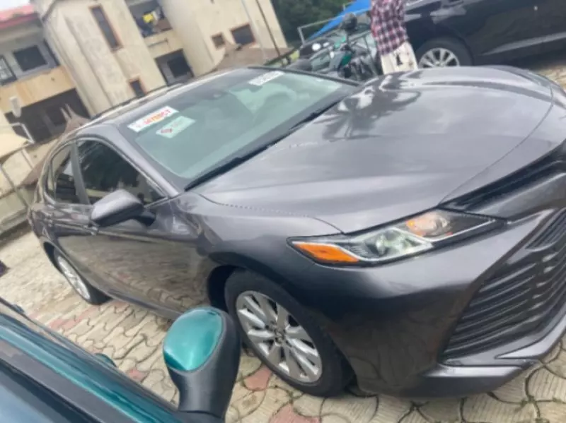 Toyota Camry - 2019