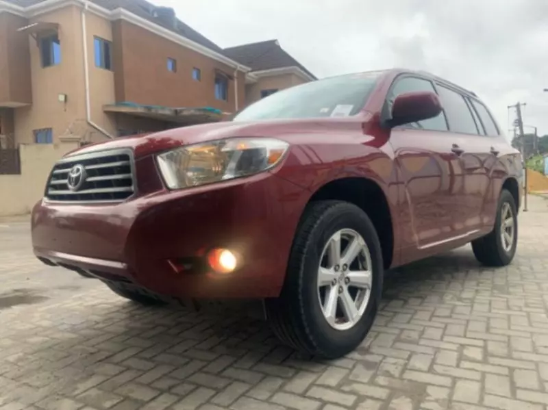 Toyota Highlander   - 2010