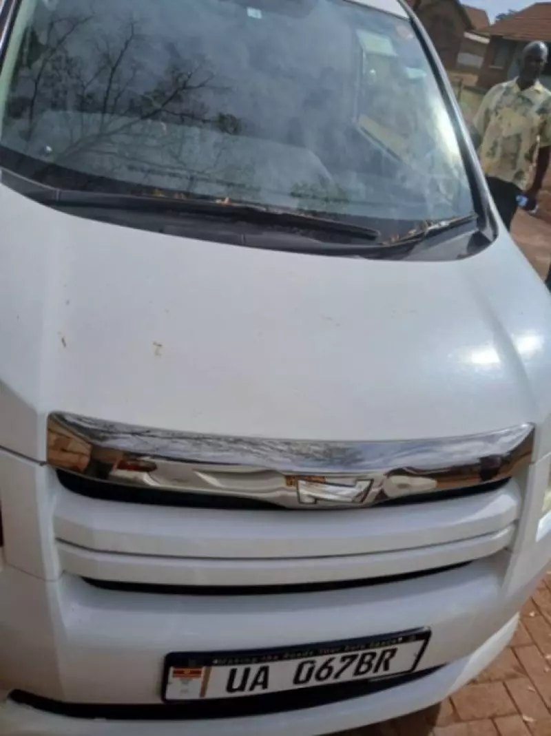 TOYOTA Noah - 2010