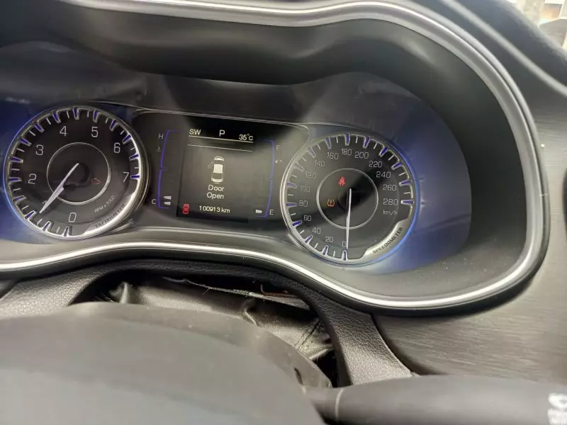 Chrysler 200   - 2015