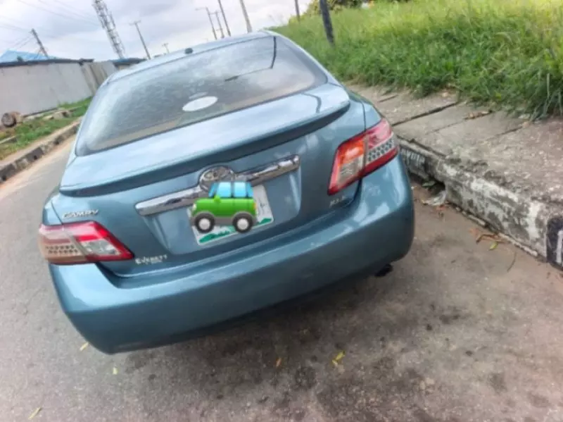 TOYOTA Camry   - 2010