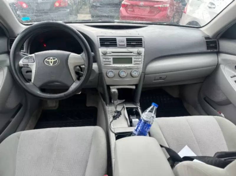 Toyota Camry   - 2011