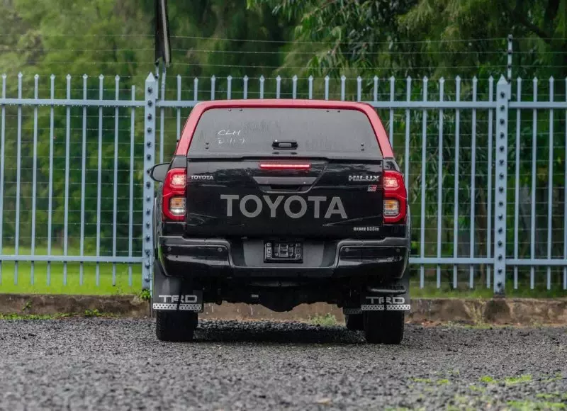 TOYOTA Hilux   - 2022