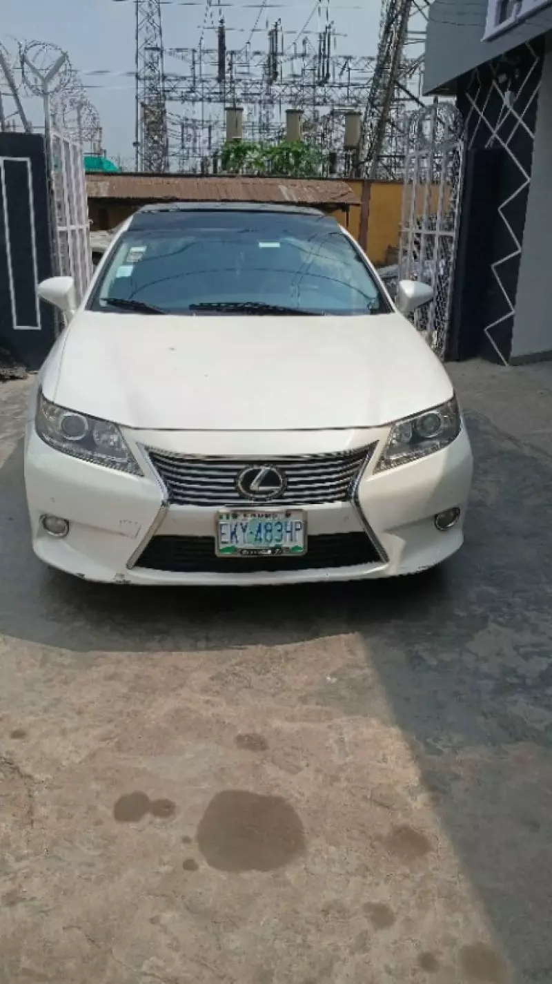 Lexus ES   - 2013