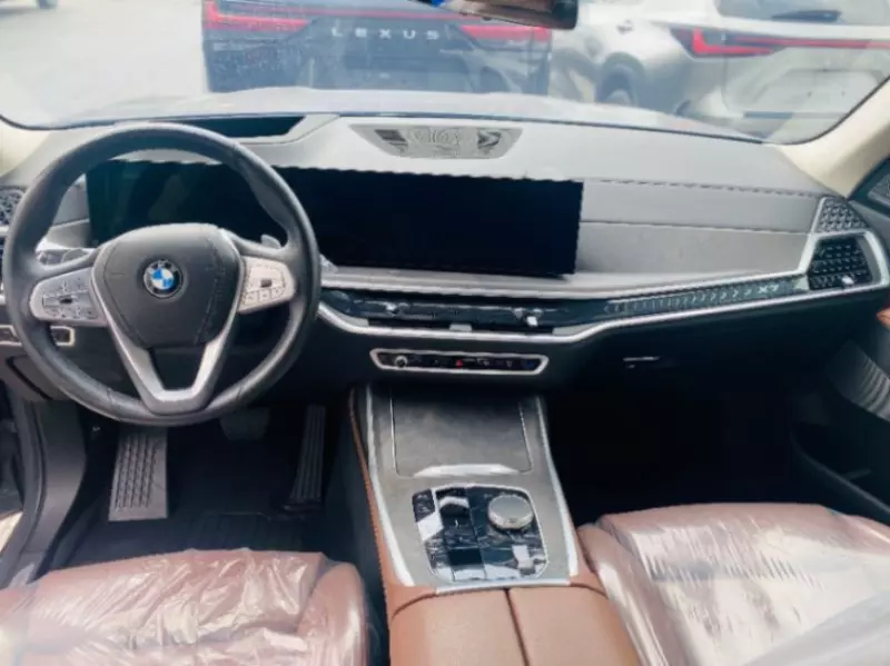 BMW X7   - 2023