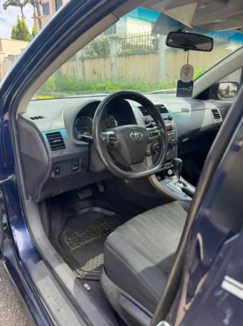 Toyota Corolla   - 2011