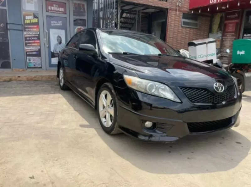 TOYOTA Camry - 2011