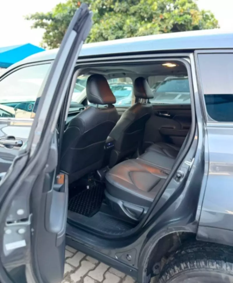 TOYOTA Highlander   - 2020