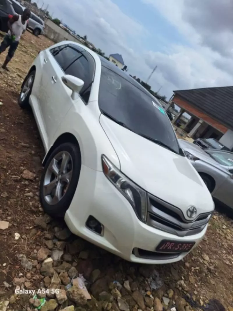 Toyota Venza   - 2013